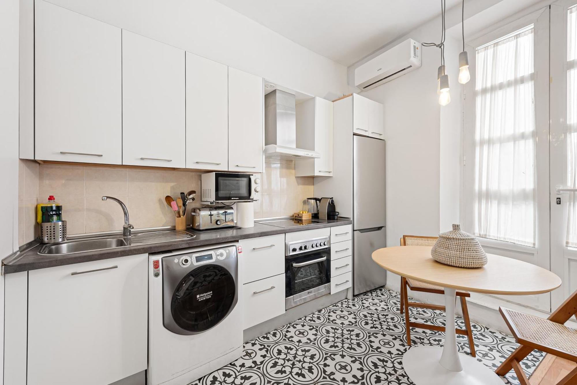 Urbanchicmalaga 2Bedroom Oasis In Historic Malaga Centre Exterior photo