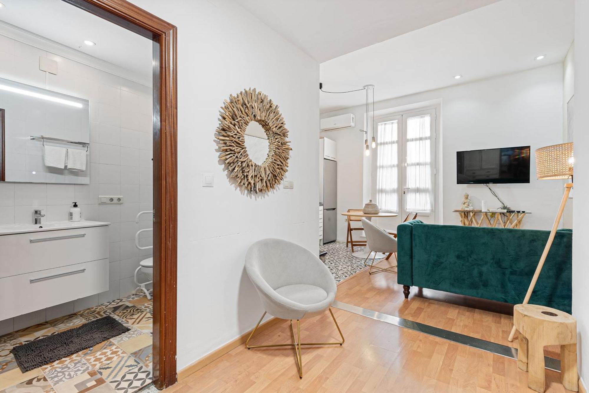 Urbanchicmalaga 2Bedroom Oasis In Historic Malaga Centre Exterior photo