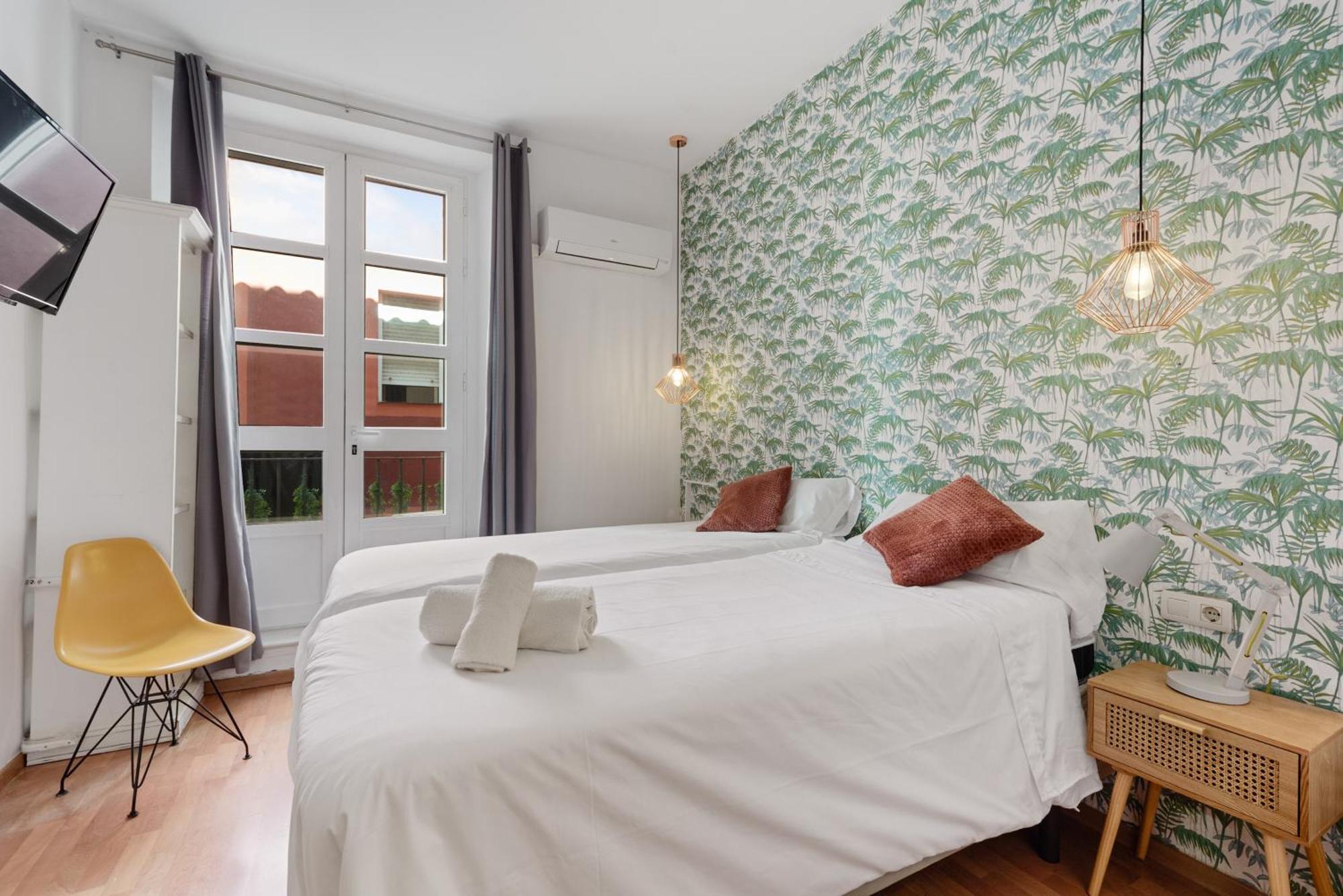 Urbanchicmalaga 2Bedroom Oasis In Historic Malaga Centre Exterior photo