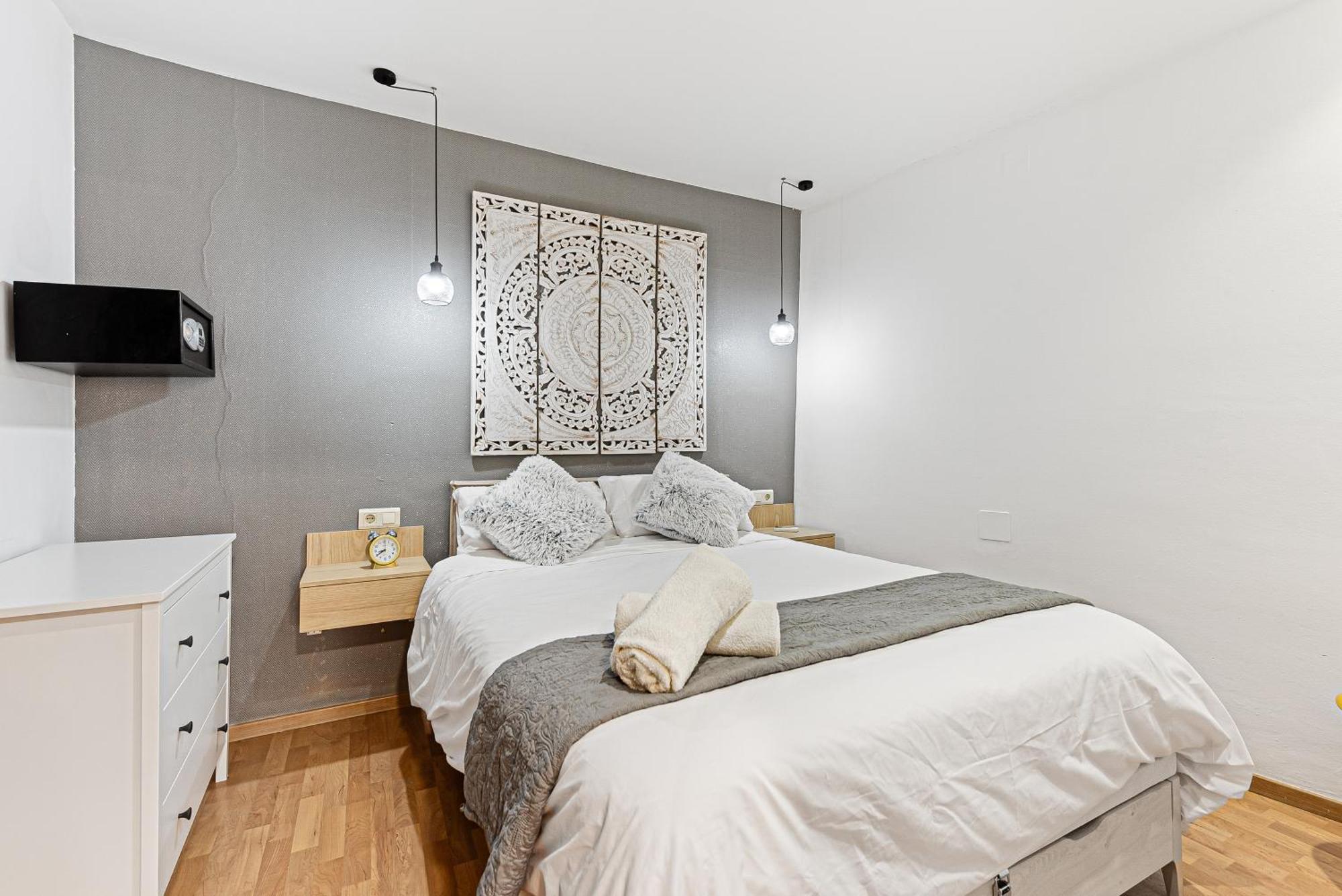 Urbanchicmalaga 2Bedroom Oasis In Historic Malaga Centre Exterior photo