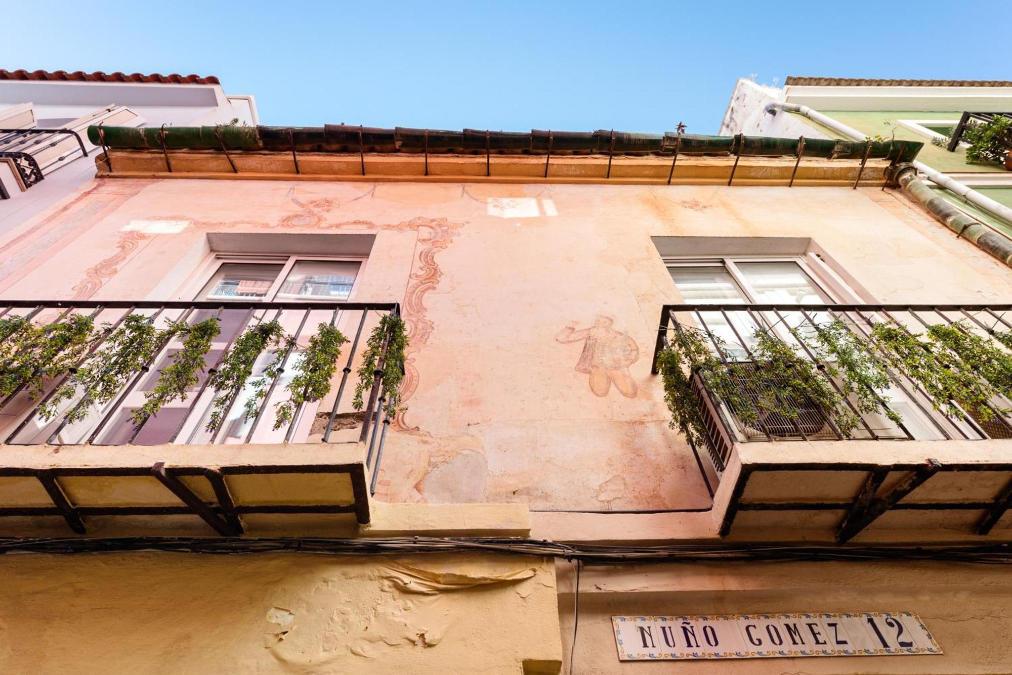 Urbanchicmalaga 2Bedroom Oasis In Historic Malaga Centre Exterior photo