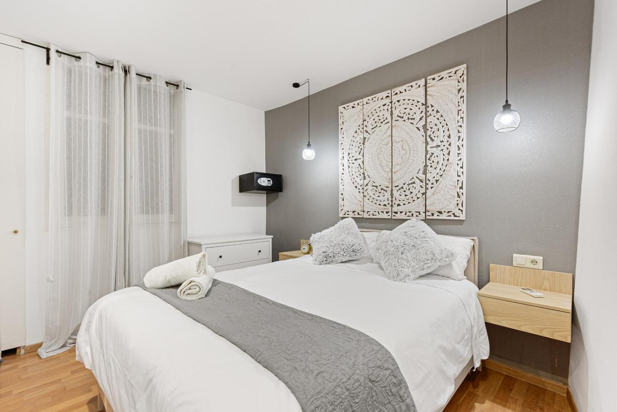 Urbanchicmalaga 2Bedroom Oasis In Historic Malaga Centre Exterior photo